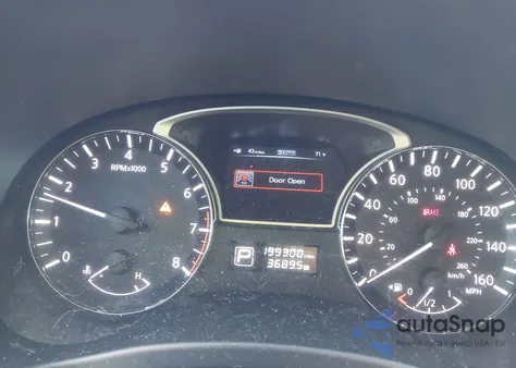 2013 Nissan Pathfinder Sl z USA, uszkodzony, nr VIN 5N1AR2MM0DC666097